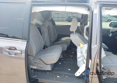 2020 Toyota Sienna Le from USA, damaged, VIN 5TDKZ3DC3LS070453